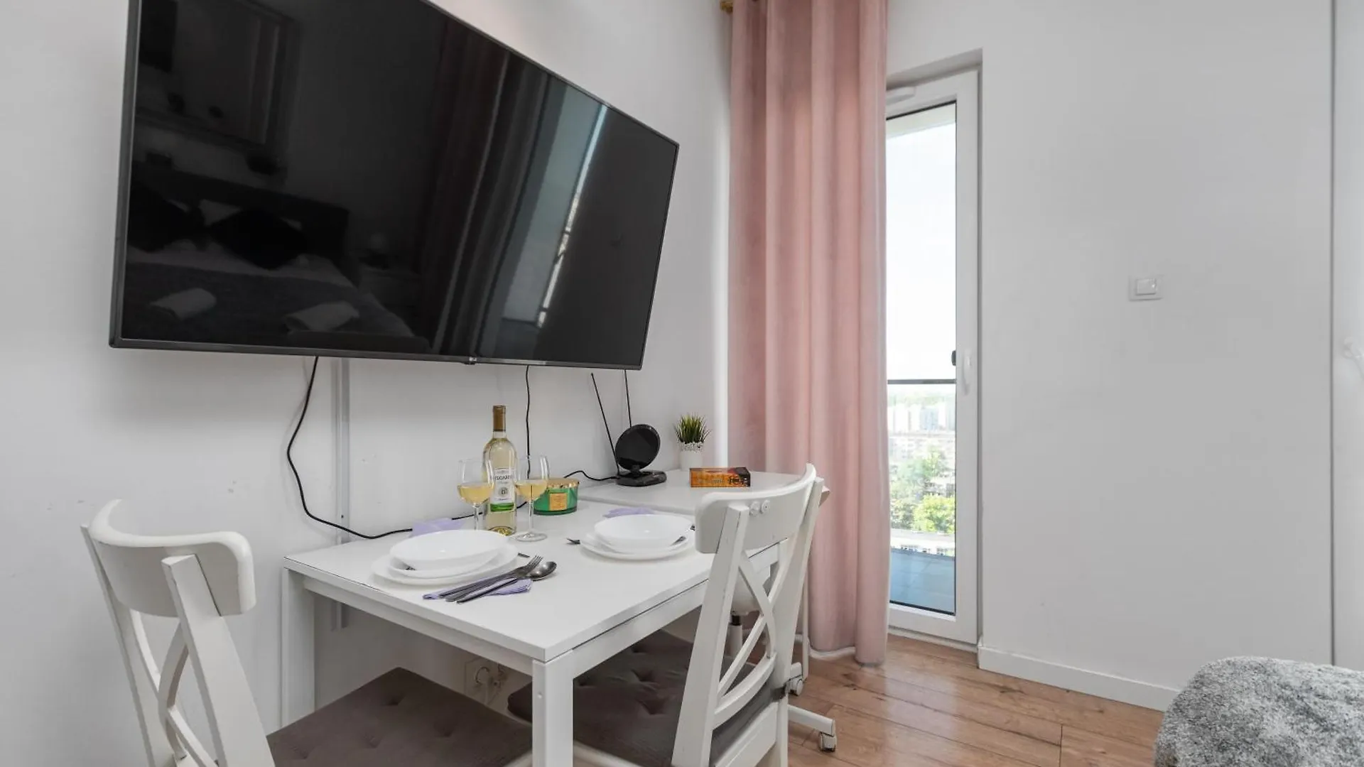 Kasprzaka 29 E-J By Homeprime Warsaw Apartment