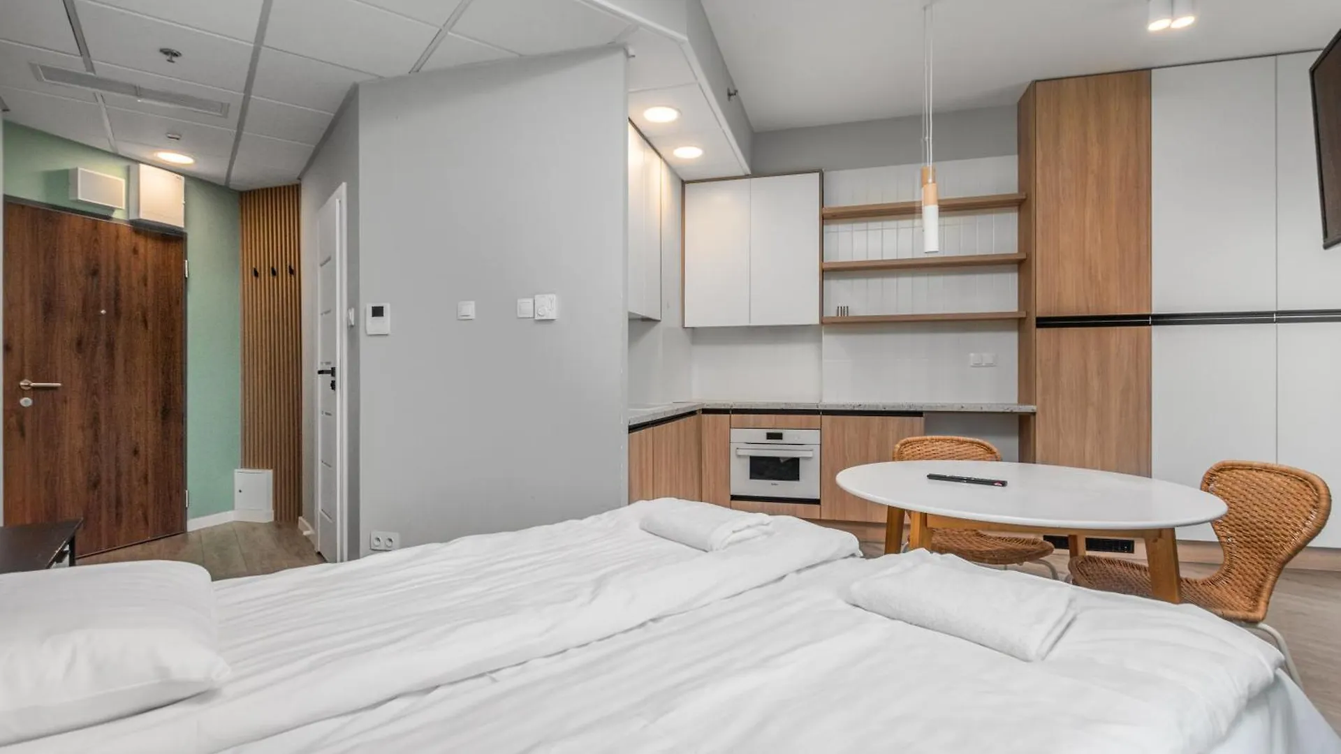 Kasprzaka 29 E-J By Homeprime Warsaw 0*,